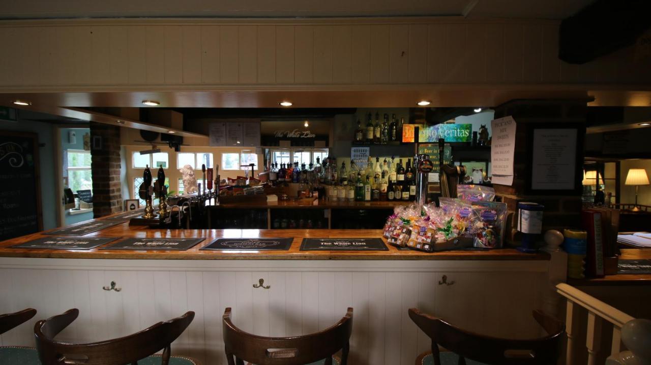 Bed and Breakfast The White Lion At Wicken Milton Keynes Exteriér fotografie